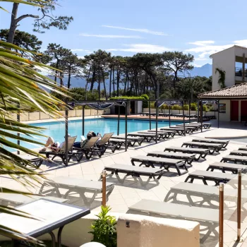 piscine village club calvi